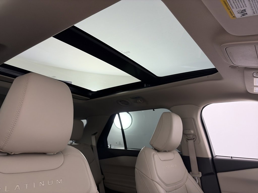 Certified 2022 Ford Explorer Platinum w/ Equipment Group 601A image 33