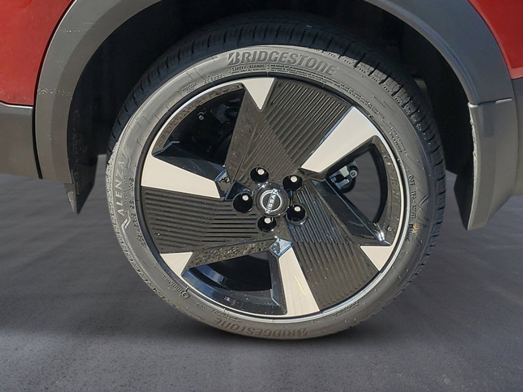 New 2026 Nissan Kicks SR FWD image 8