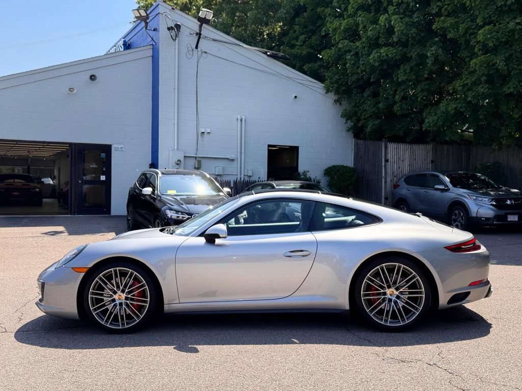 Used 2019 Porsche 911 Carrera 4S AWD/4WD image 3