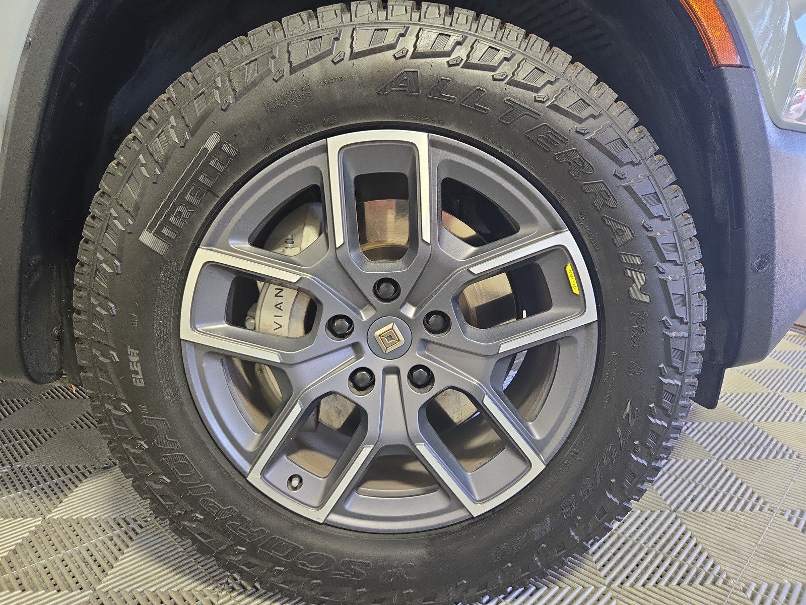 Used 2023 Rivian R1T Adventure AWD/4WD image 11