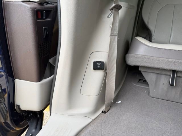 Used 2017 Chrysler Pacifica Touring-L Plus w/ Advanced Safetytec Group FWD image 14
