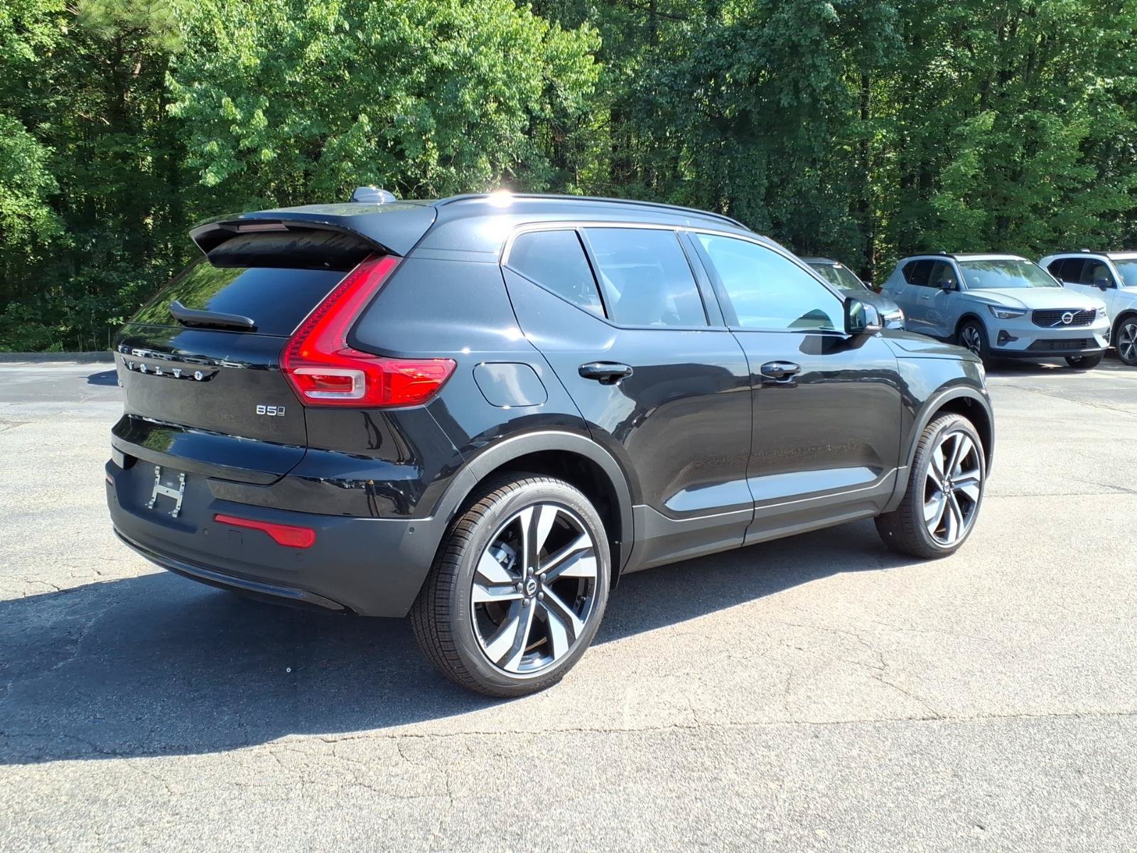 New 2026 Volvo XC40 B5 Ultra w/ Protection Package Premier AWD/4WD image 2