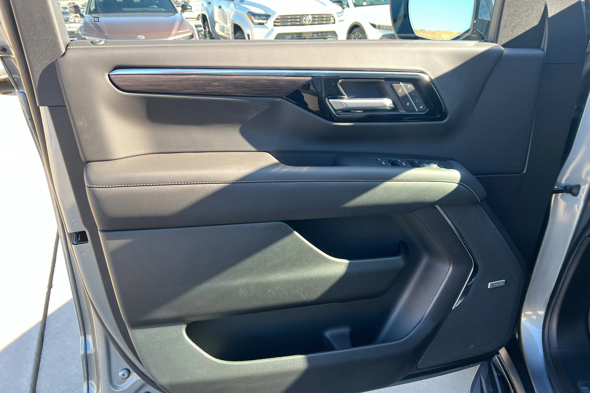 New 2026 Chevrolet Suburban Premier image 17