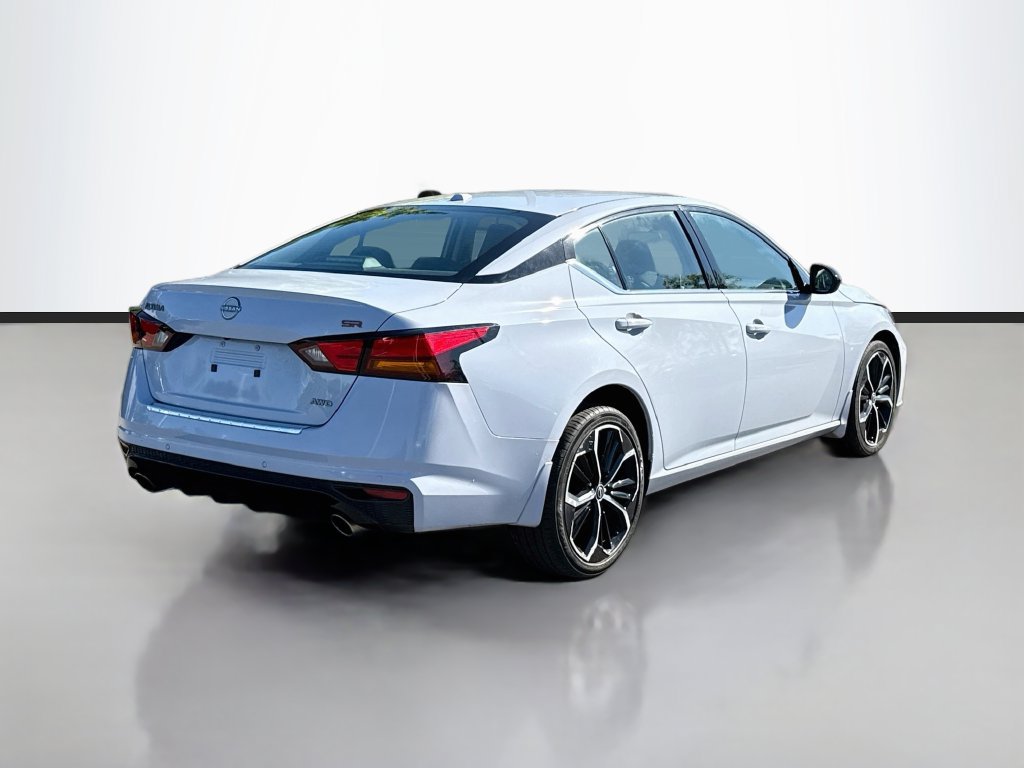 Used 2023 Nissan Altima 2.5 SR AWD/4WD image 7