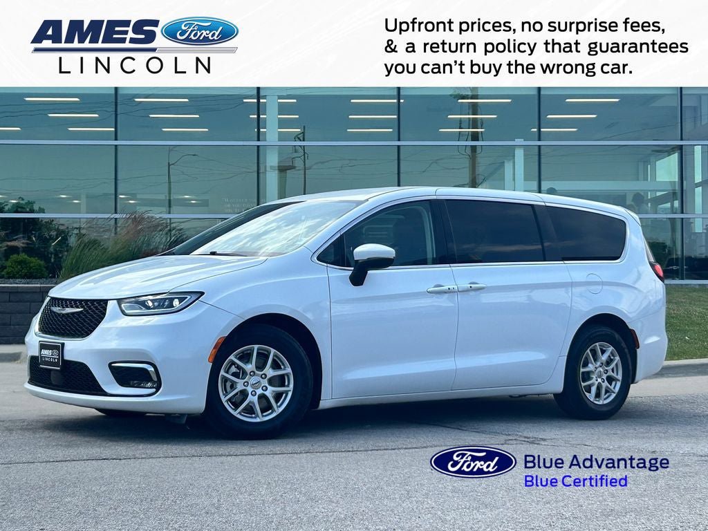 Used 2023 Chrysler Pacifica Touring-L FWD image 1