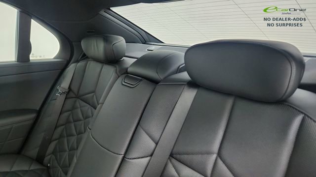 Used 2025 BMW 740i xDrive AWD/4WD image 31
