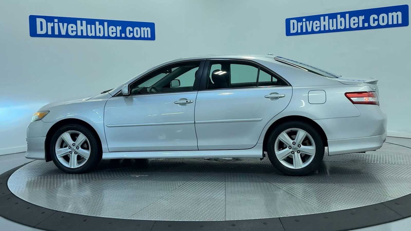 Used 2011 Toyota Camry SE w/ SE Extra-Value Pkg #1 FWD image 5