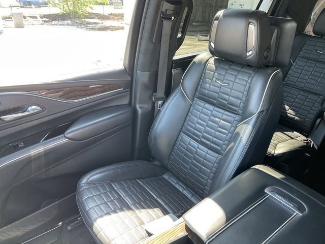 Used 2023 Cadillac Escalade ESV Sport Platinum AWD/4WD image 26