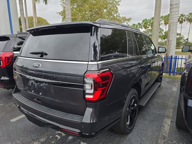 Used 2022 Ford Expedition Limited image 3