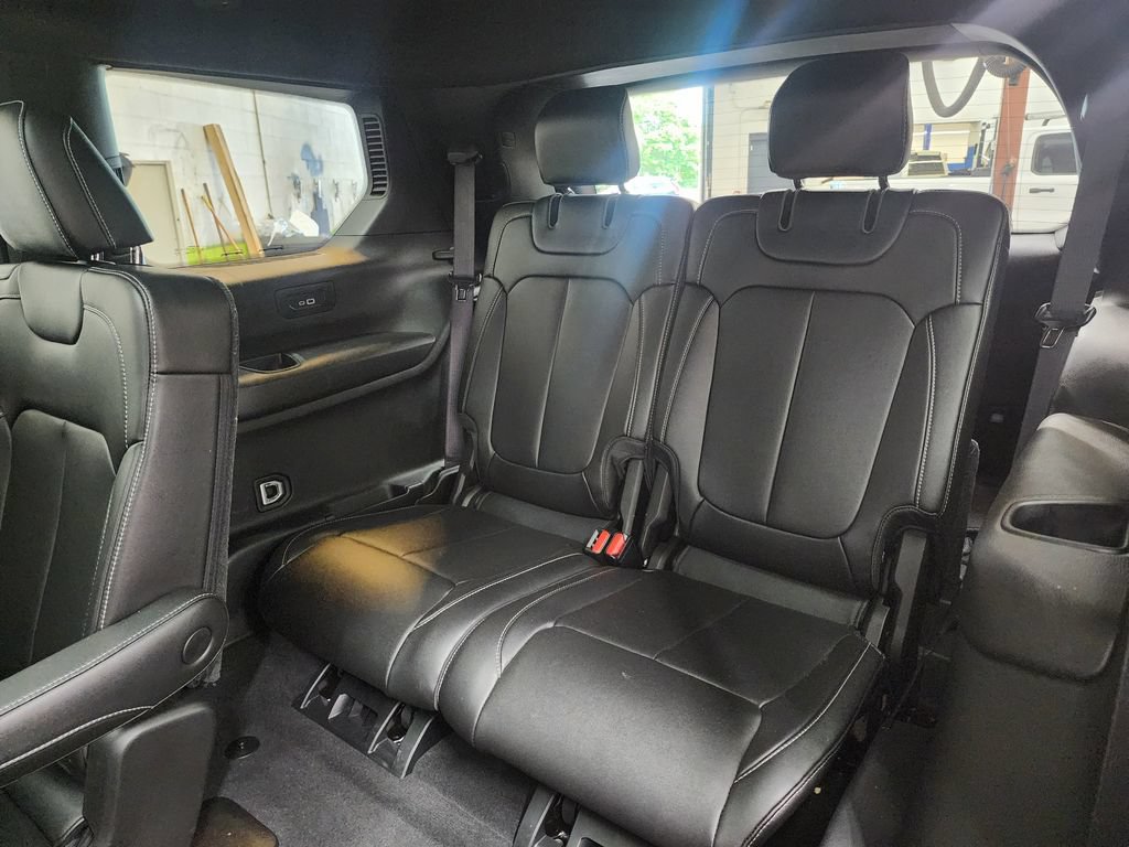 Used 2024 Jeep Grand Cherokee L Limited AWD/4WD image 30