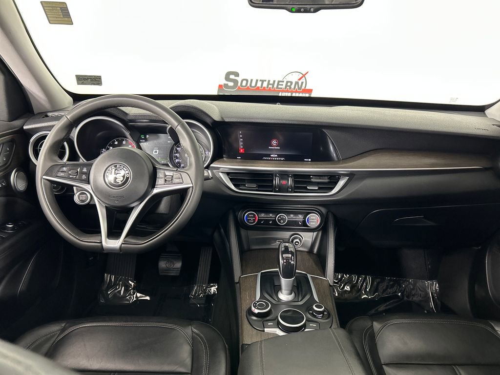 Used 2018 Alfa Romeo Stelvio Ti AWD/4WD image 18