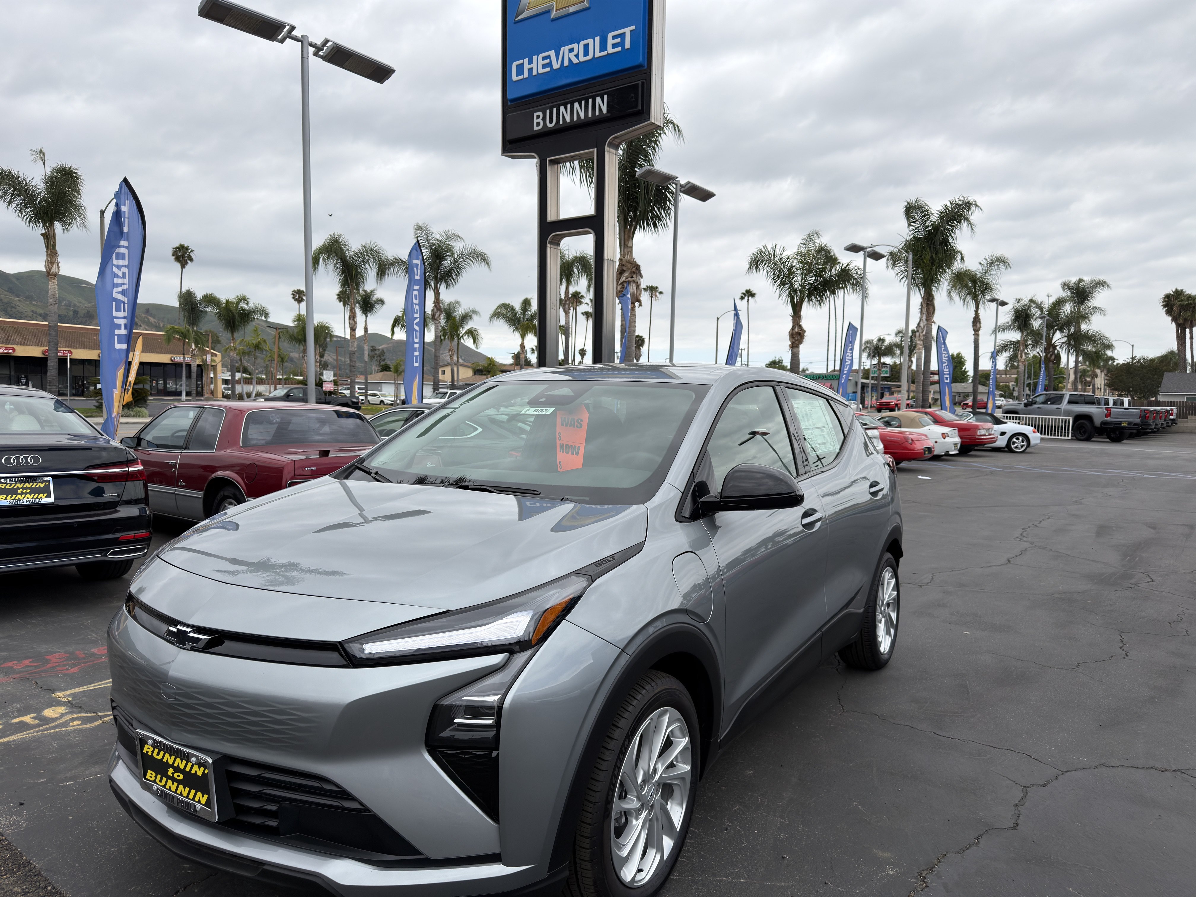 New 2027 Chevrolet Bolt LT w/ Comfort Package FWD image 5