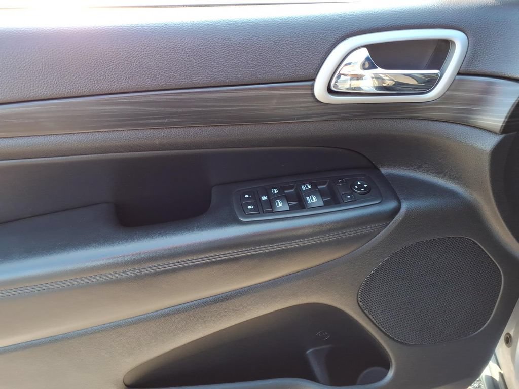 Certified 2021 Jeep Grand Cherokee Laredo AWD/4WD image 6
