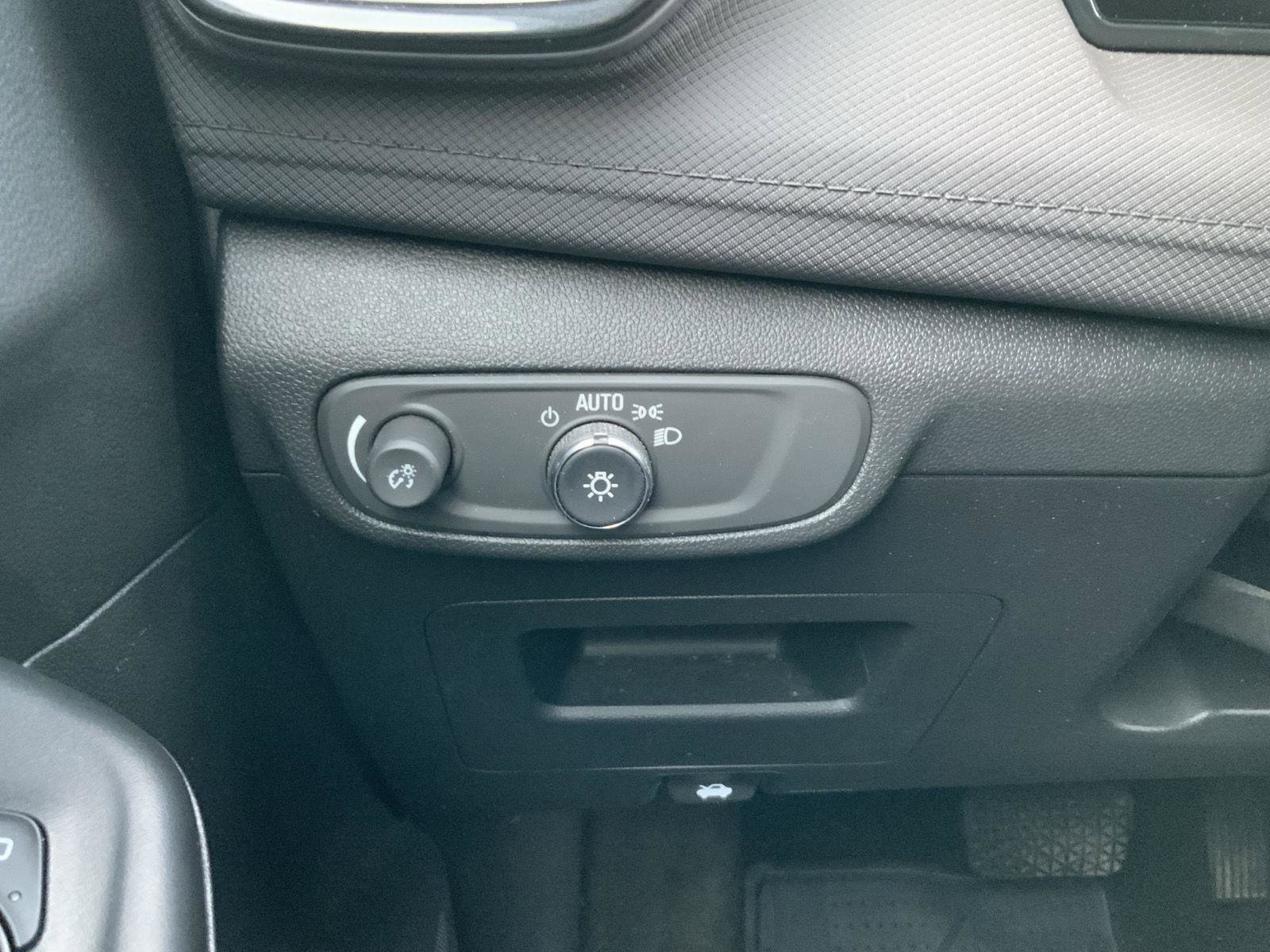 Used 2024 Chevrolet TrailBlazer LS w/ LS Convenience Package image 29