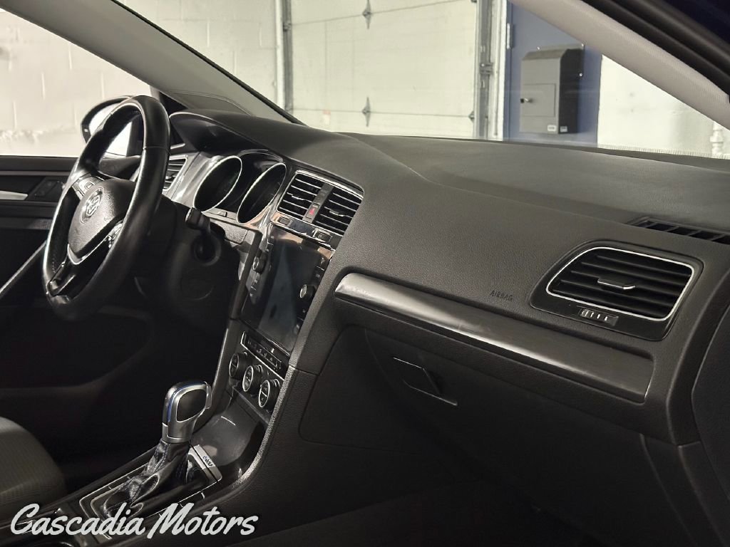 Used 2019 Volkswagen e-Golf SE w/ Driver Assistance Package image 17