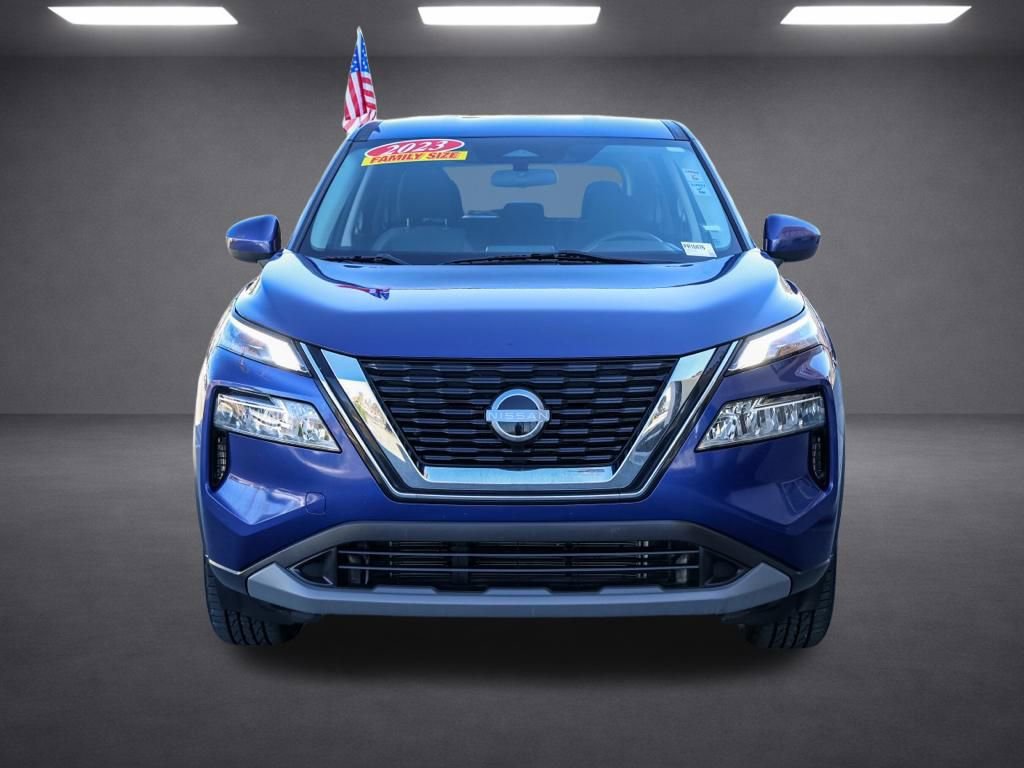 Used 2023 Nissan Rogue SV image 9