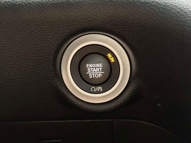 Used 2025 Chrysler Pacifica Select FWD image 20