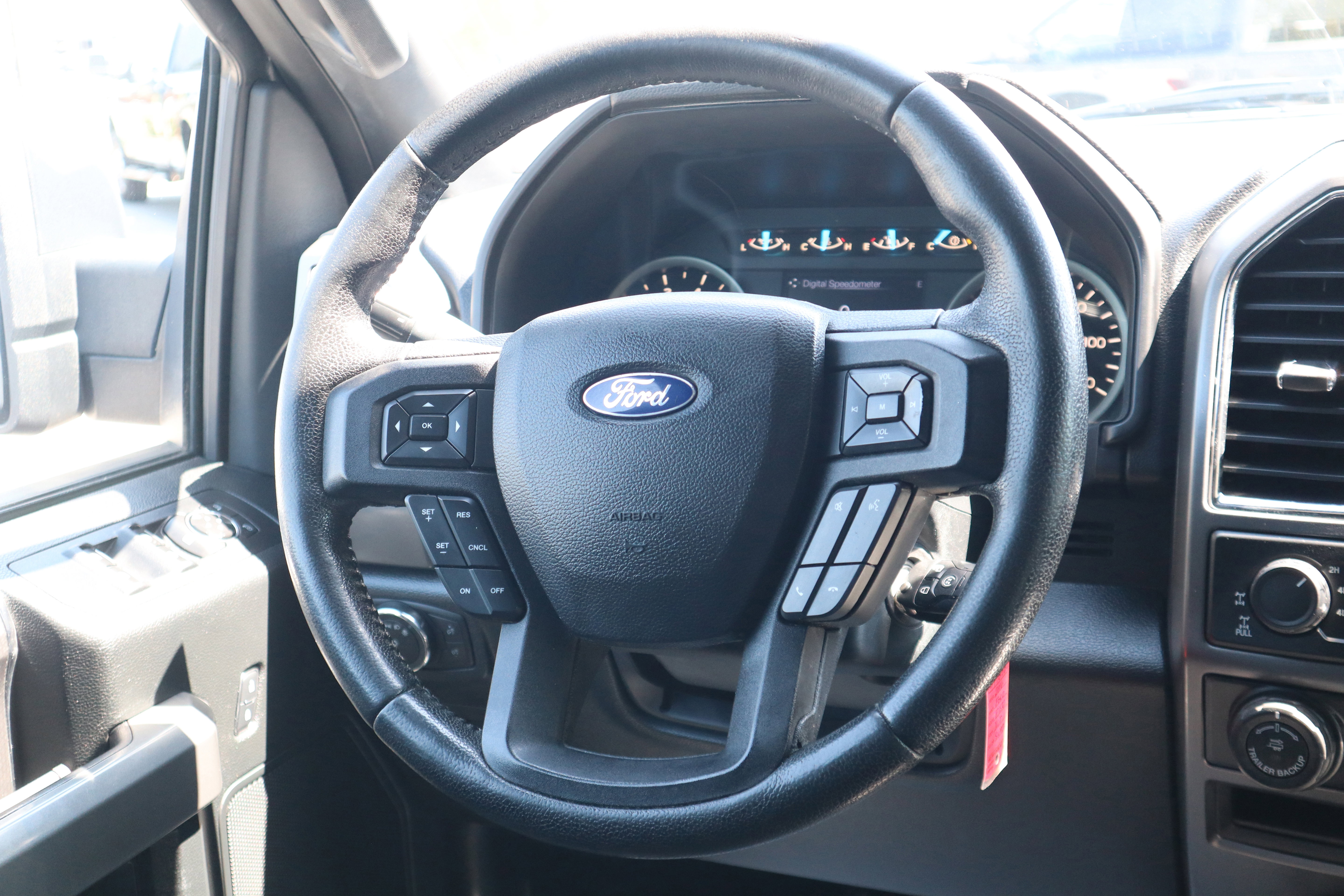 Used 2016 Ford F150 XLT w/ Equipment Group 302A Luxury image 15