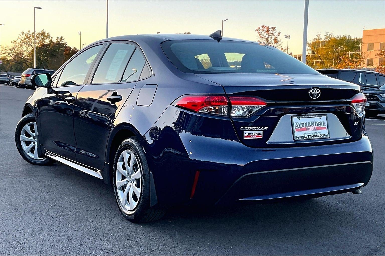 Used 2022 Toyota Corolla LE FWD image 11