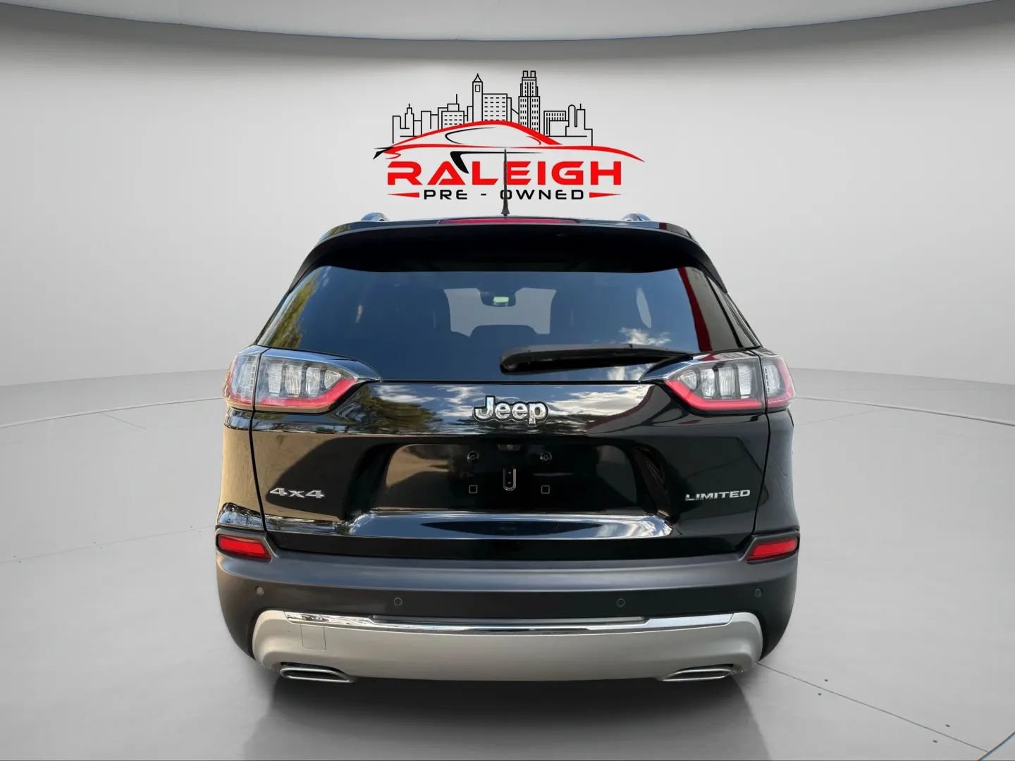 Used 2022 Jeep Cherokee Limited w/ Elite Package AWD/4WD image 6
