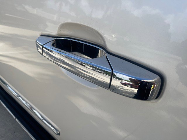 Used 2013 Cadillac Escalade 2WD image 76