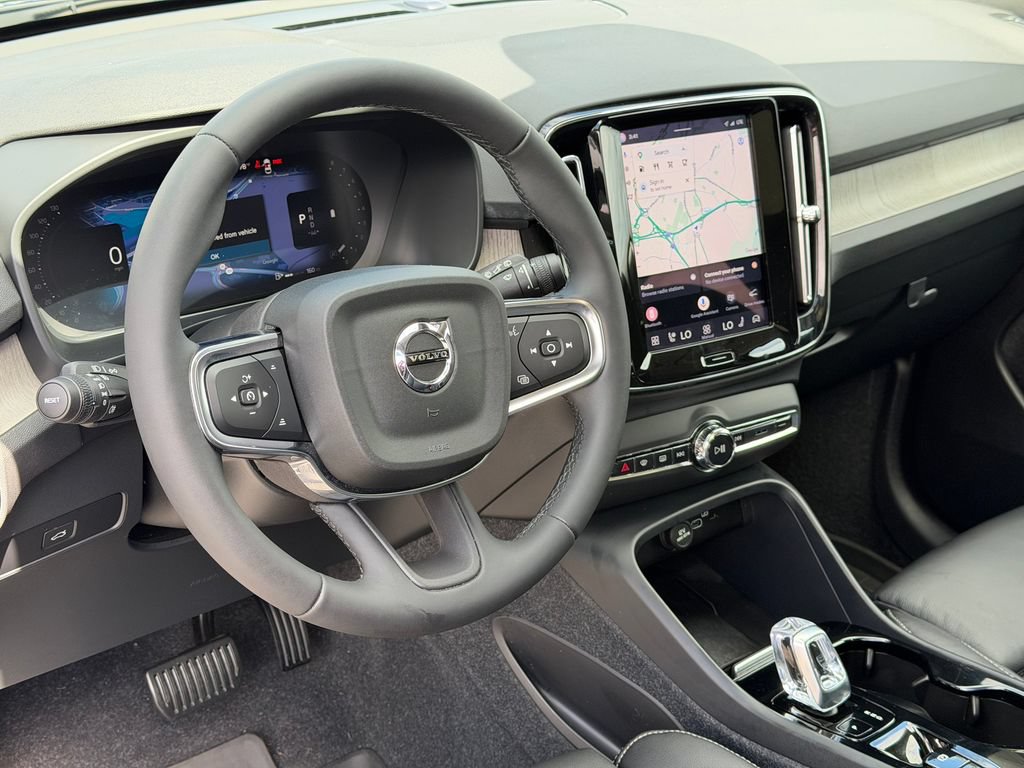 Certified 2023 Volvo XC40 B5 Plus w/ Driver Assist Package AWD/4WD image 25