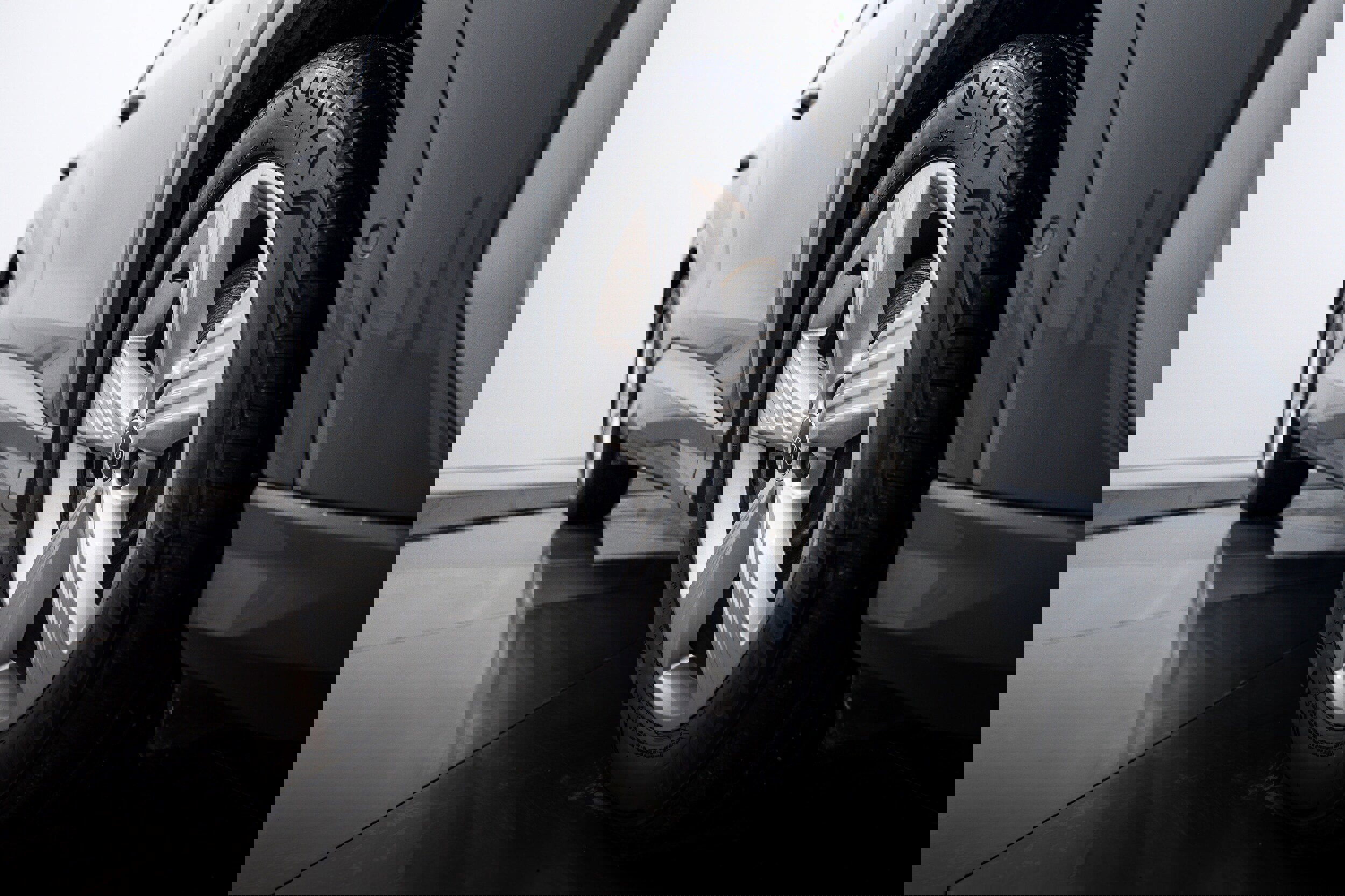 Used 2024 Audi Q4 e-tron Prestige image 19