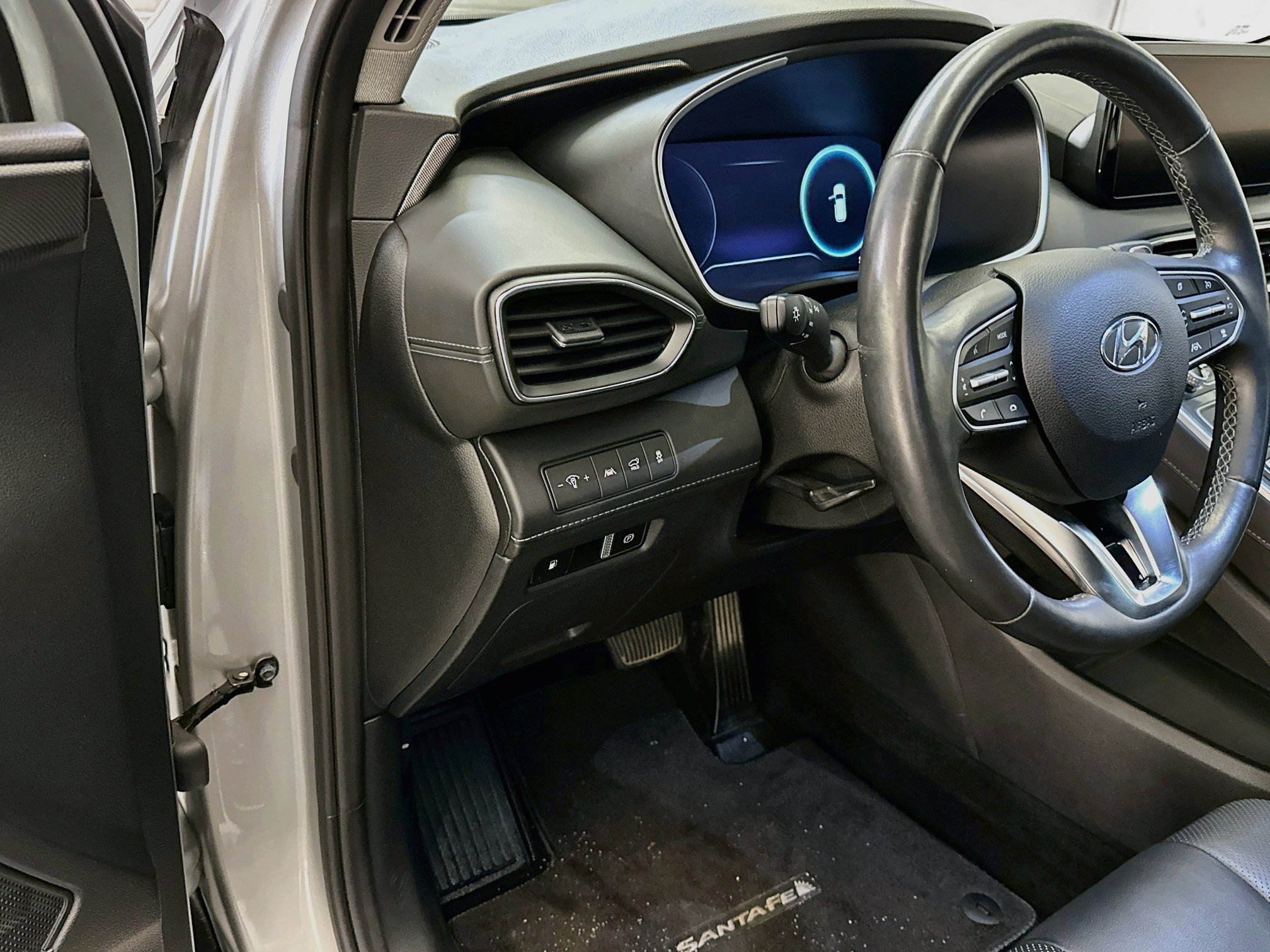 Used 2023 Hyundai Santa Fe Limited AWD/4WD image 17