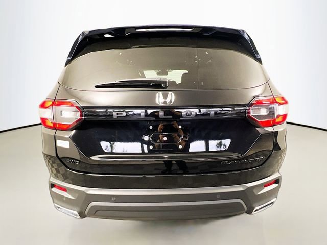 Used 2025 Honda Pilot Black Edition image 7