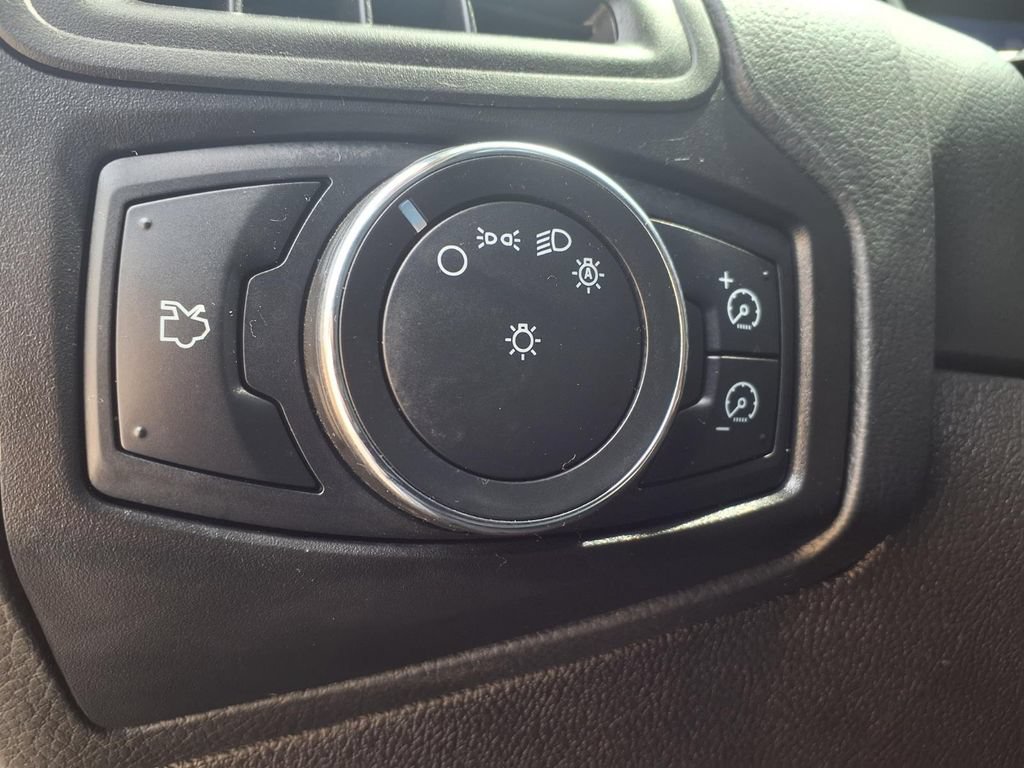 Used 2013 Ford Focus SE FWD image 15