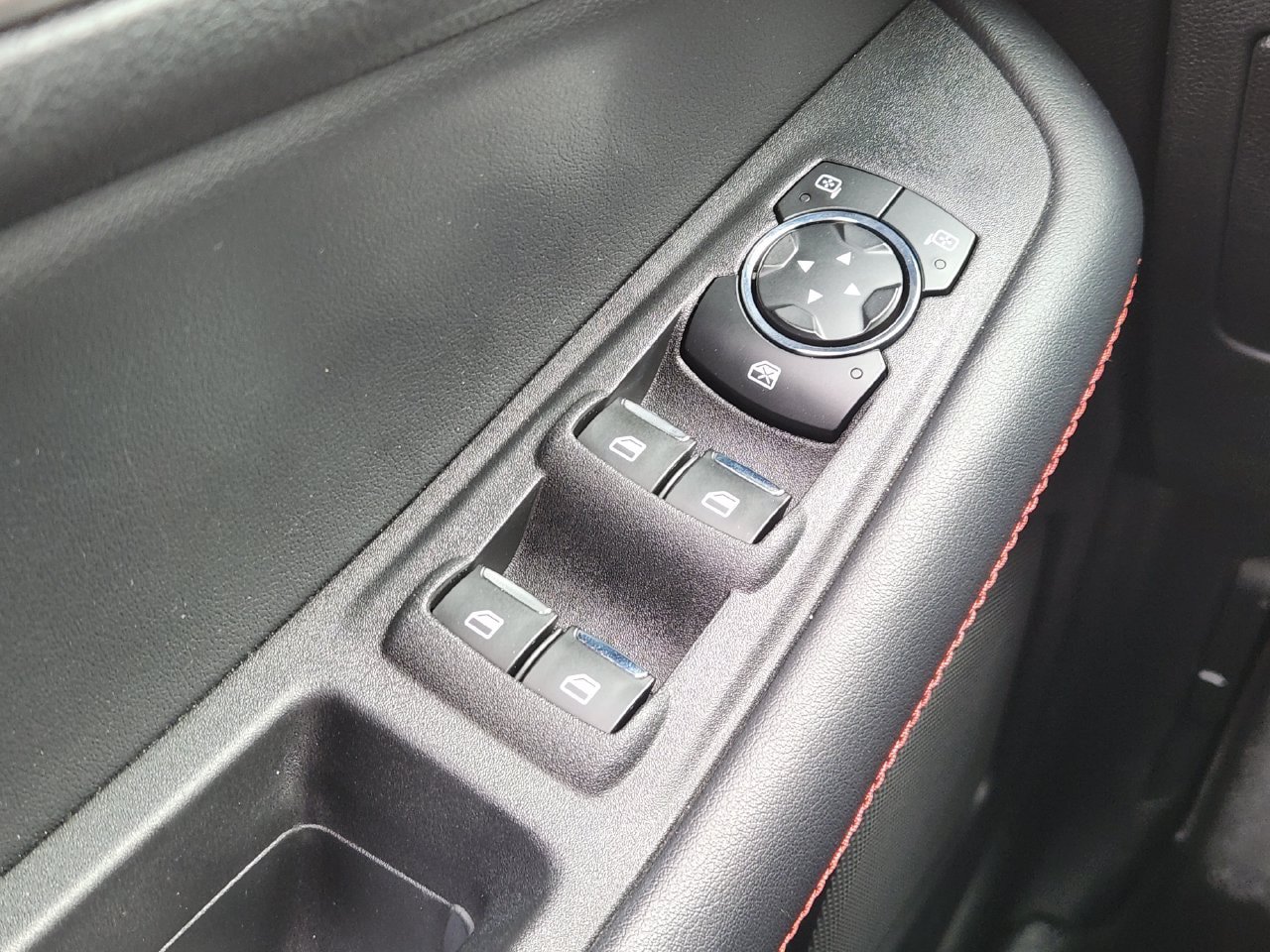 Used 2024 Ford Edge ST-Line AWD/4WD image 20