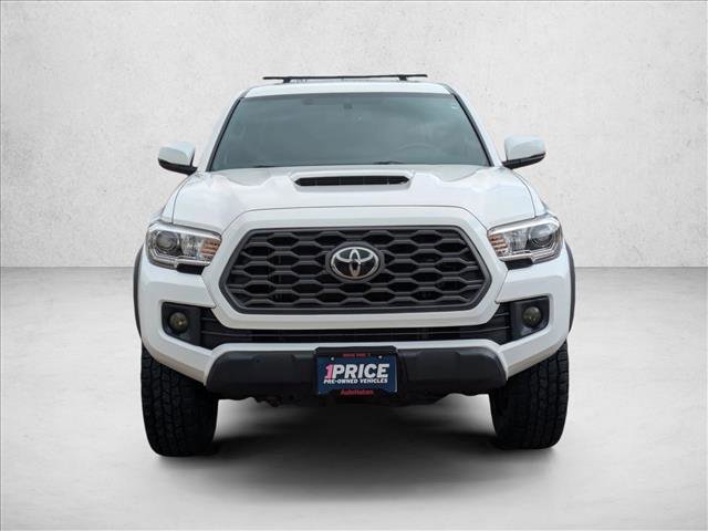 Used 2017 Toyota Tacoma TRD Off-Road AWD/4WD image 2
