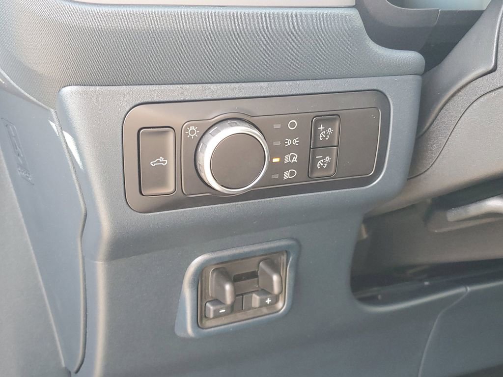 New 2025 Ford Maverick XLT w/ XLT Luxury Package image 9