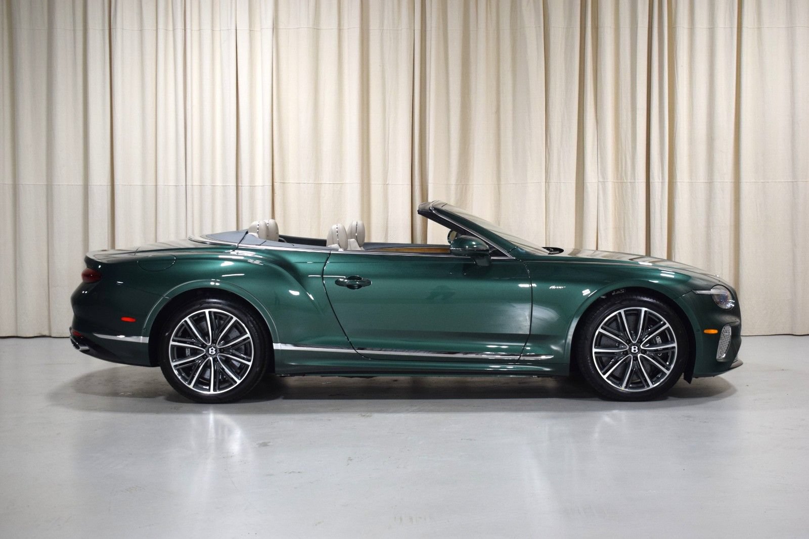 New 2026 Bentley Continental GTC AWD/4WD image 5