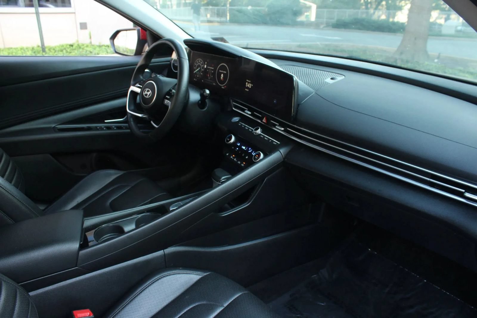 Used 2025 Hyundai Elantra SEL FWD image 23