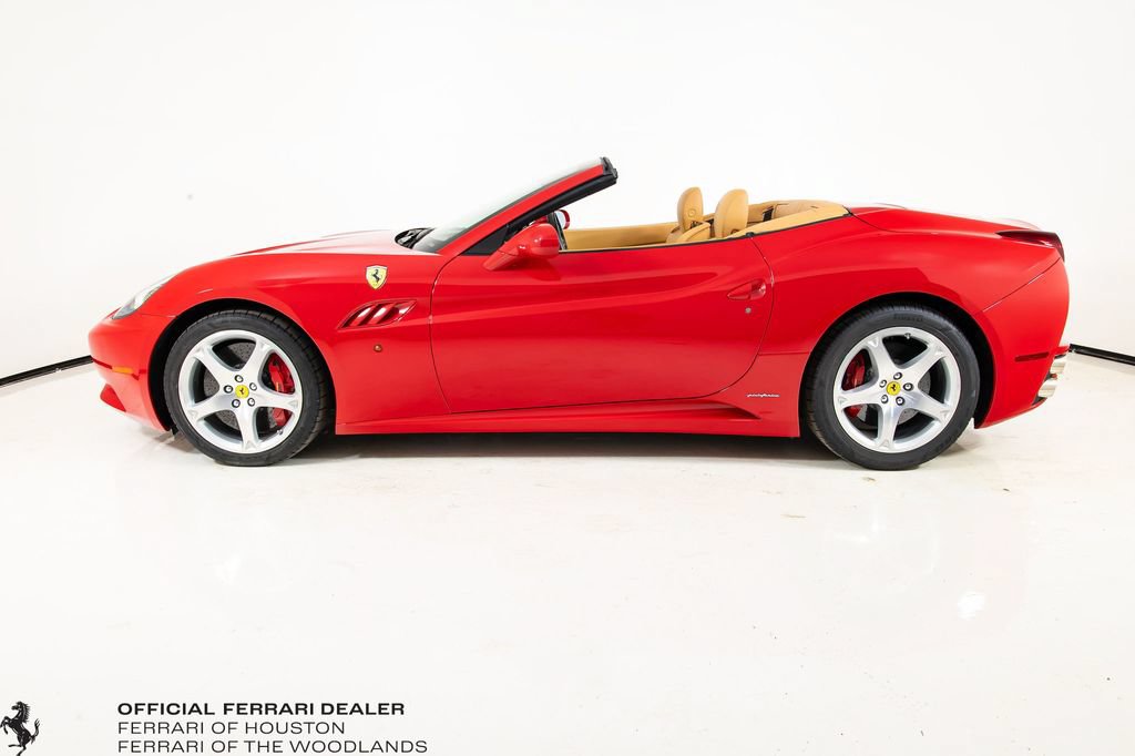 Used 2010 Ferrari California RWD image 8