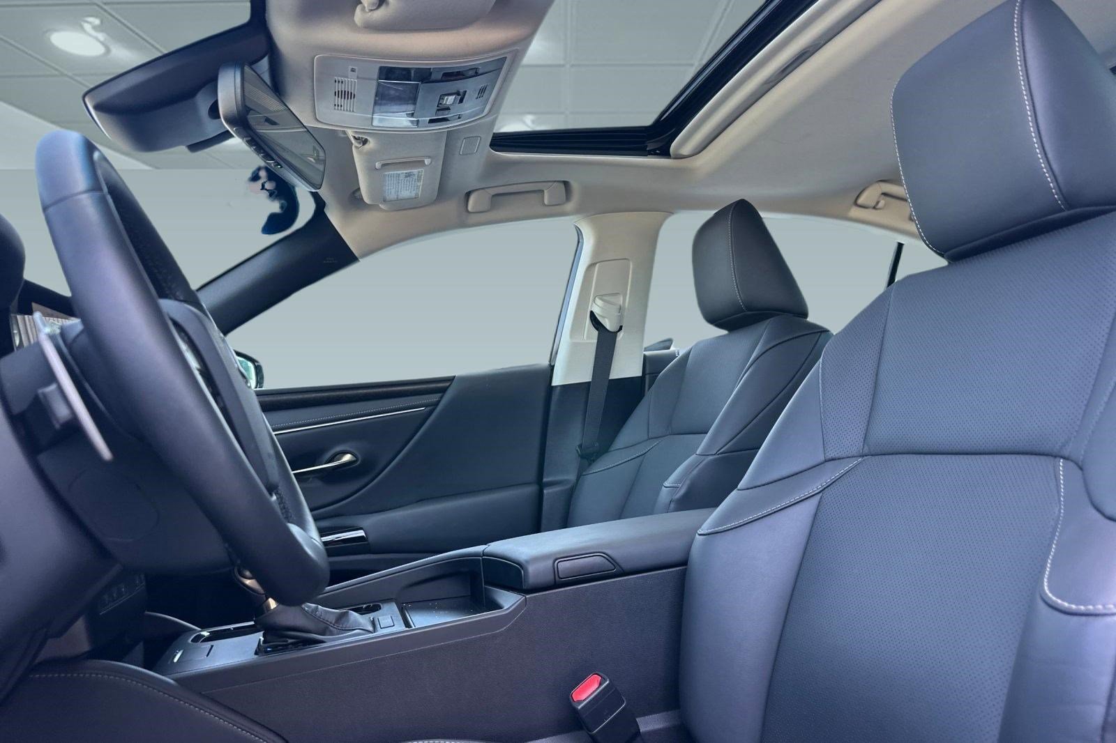 Certified 2025 Lexus ES 350 w/ Premium Package FWD image 16