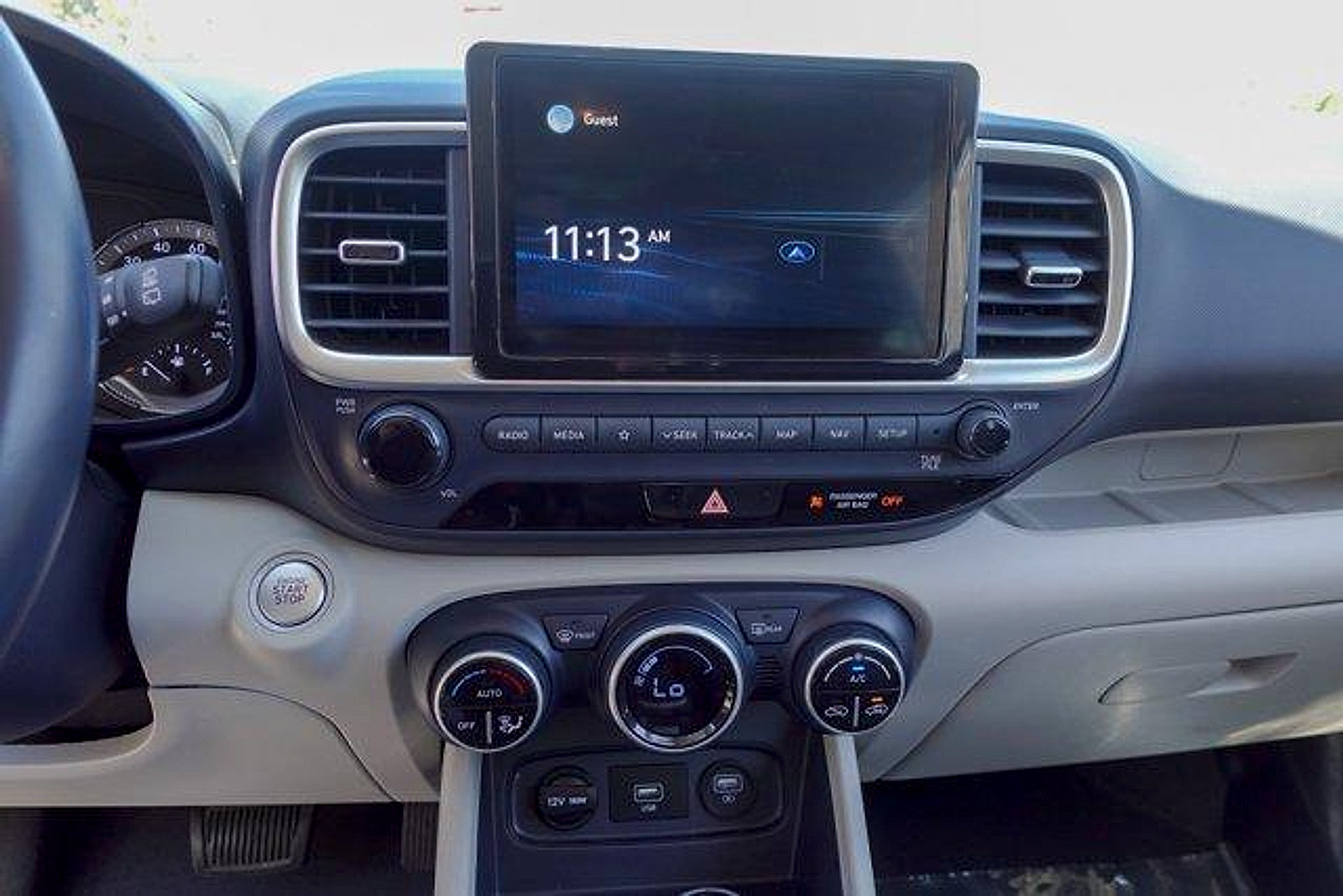 Used 2021 Hyundai Venue FWD image 17