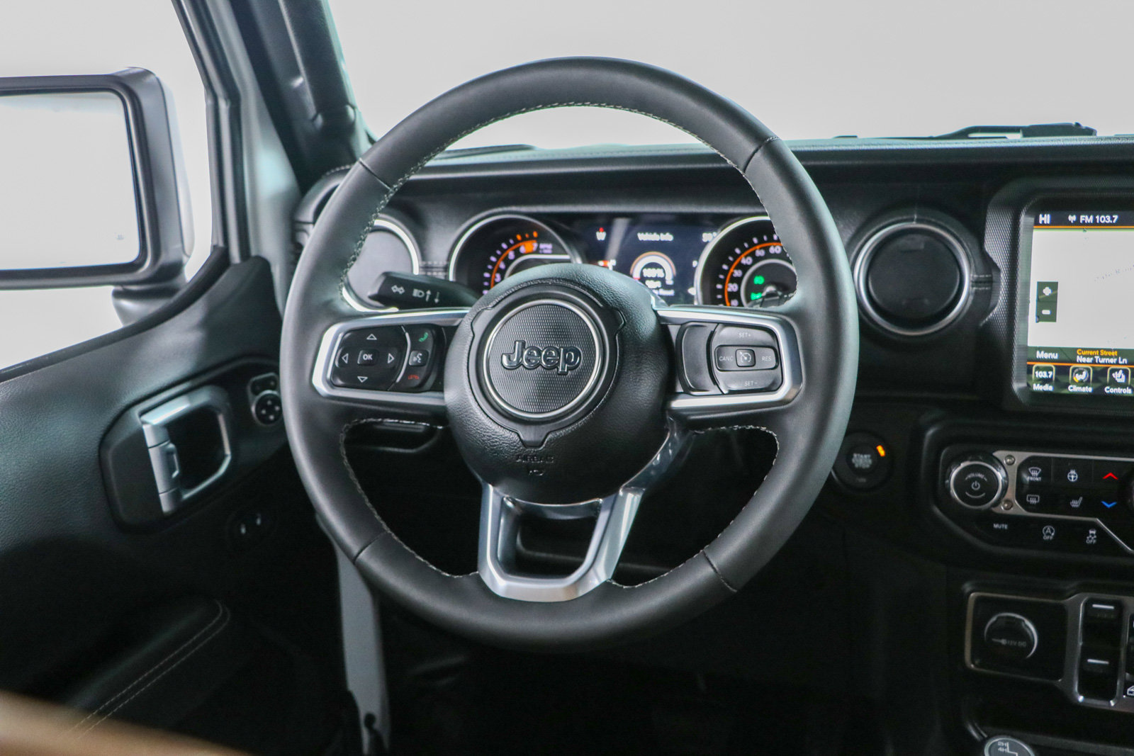 Used 2023 Jeep Wrangler Unlimited Sahara w/ LED Lighting Group AWD/4WD image 14