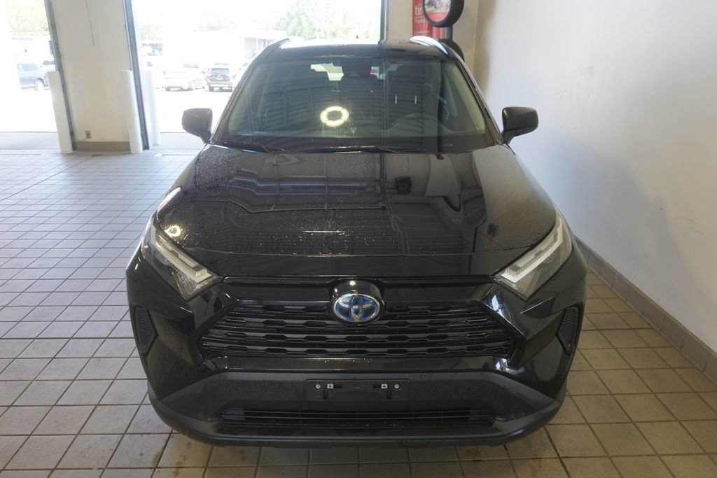 Used 2023 Toyota RAV4 LE AWD/4WD image 12