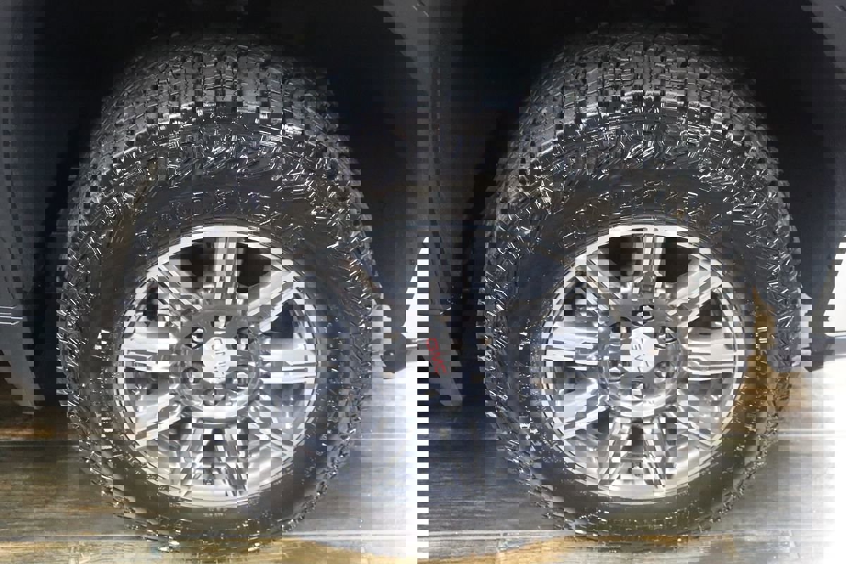 Used 2026 GMC Sierra 1500 AT4 w/ AT4 Premium Package image 40