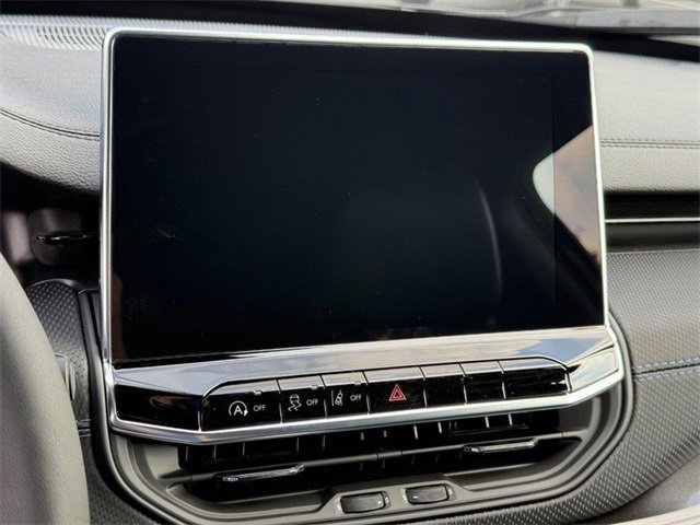 New 2025 Jeep Compass Latitude w/ Sun & Sound Group image 24