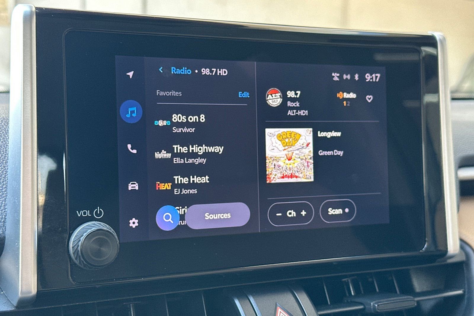 Used 2023 Toyota RAV4 XLE image 25