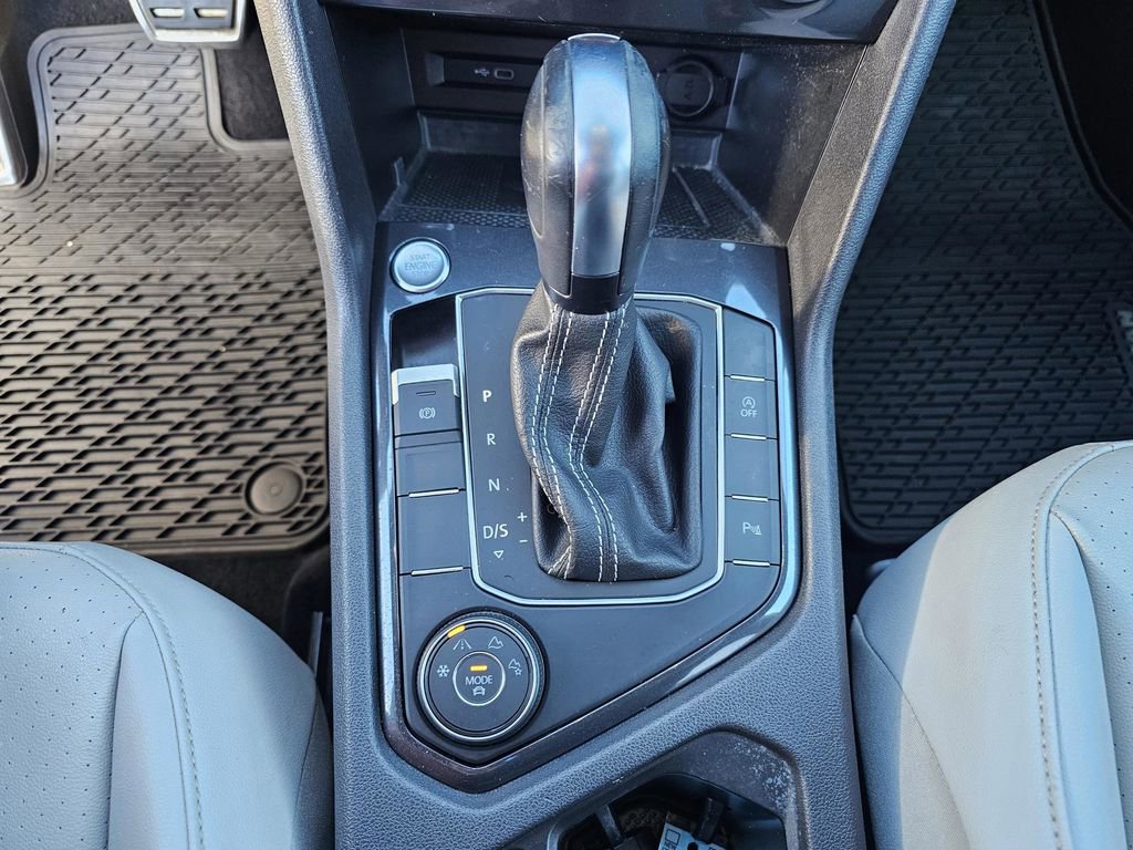 Used 2021 Volkswagen Tiguan SE R-Line image 28