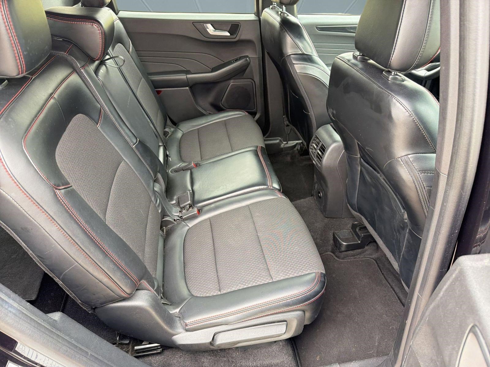 Used 2024 Ford Escape ST-Line w/ Cold Weather Package image 28