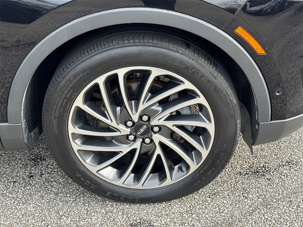 Used 2019 Lincoln Nautilus Reserve image 12