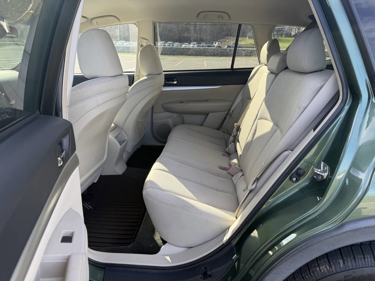 Used 2012 Subaru Outback 2.5i Premium w/ All-Weather Pkg image 10