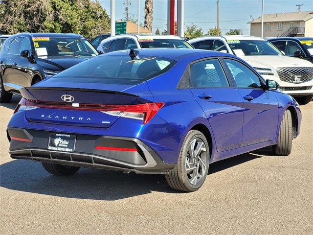 New 2025 Hyundai Elantra SEL image 4