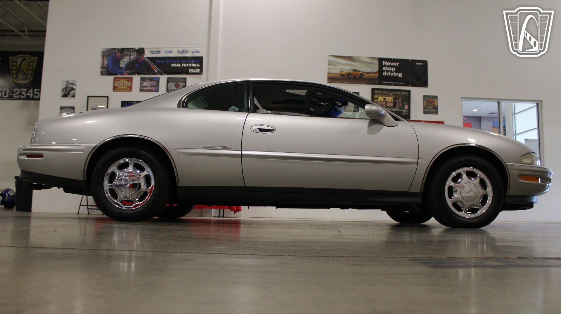 Used 1999 Buick Riviera Supercharged Coupe FWD image 33