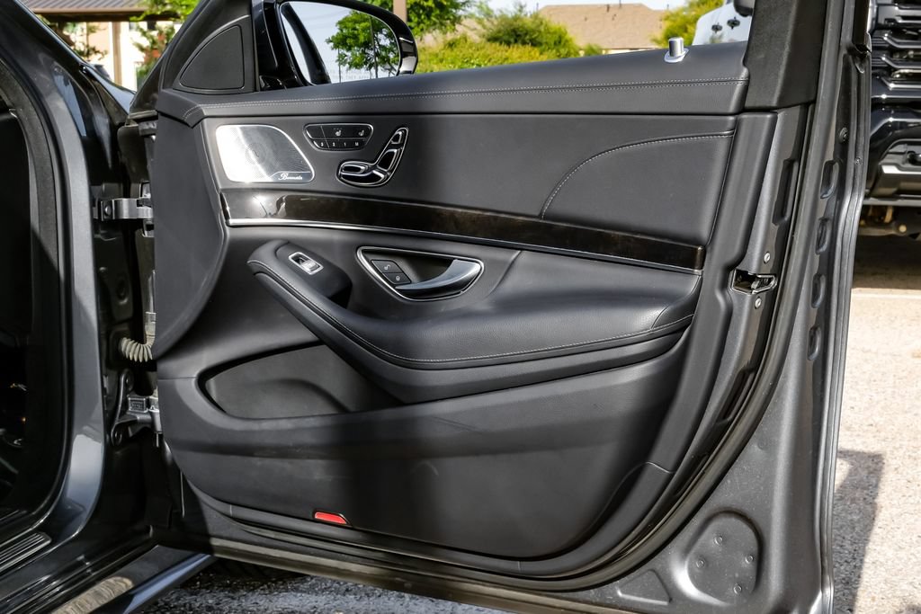 Used 2016 Mercedes-Benz S 550 Sedan image 40